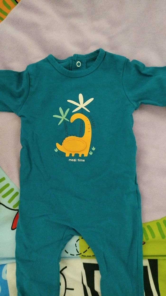 Pyjamas 3 mois - photo numéro 2