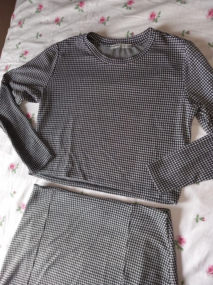 Crop top et Mini-jupe pull & bear - photo numéro 2