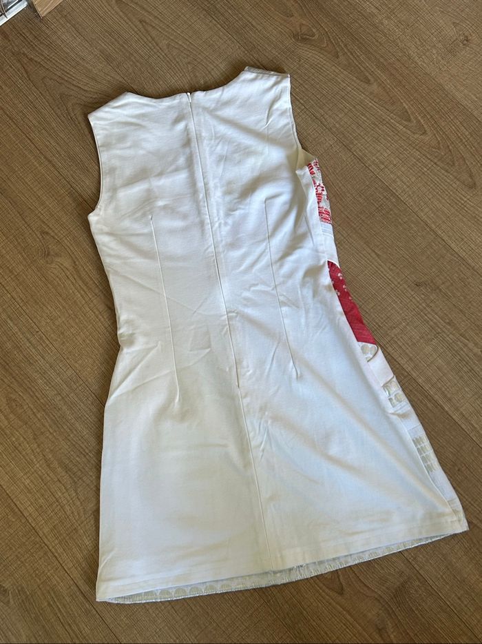 Robe blanche rouge et argentée sans manches Rinascimento taille S TBE - photo numéro 8