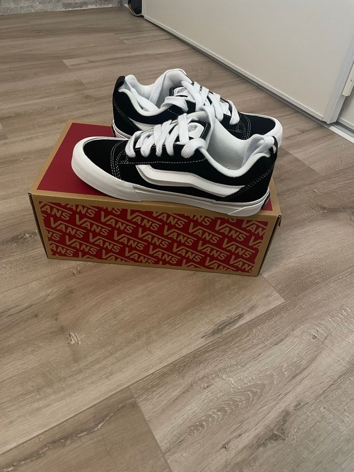Vans knu skool noires blanches - photo numéro 2