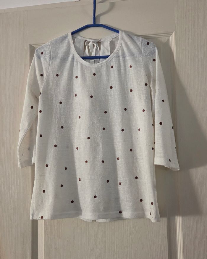 Blouse Grace & Mila à pois dorés – dos boutonné et lien – romantique & chic - photo numéro 4