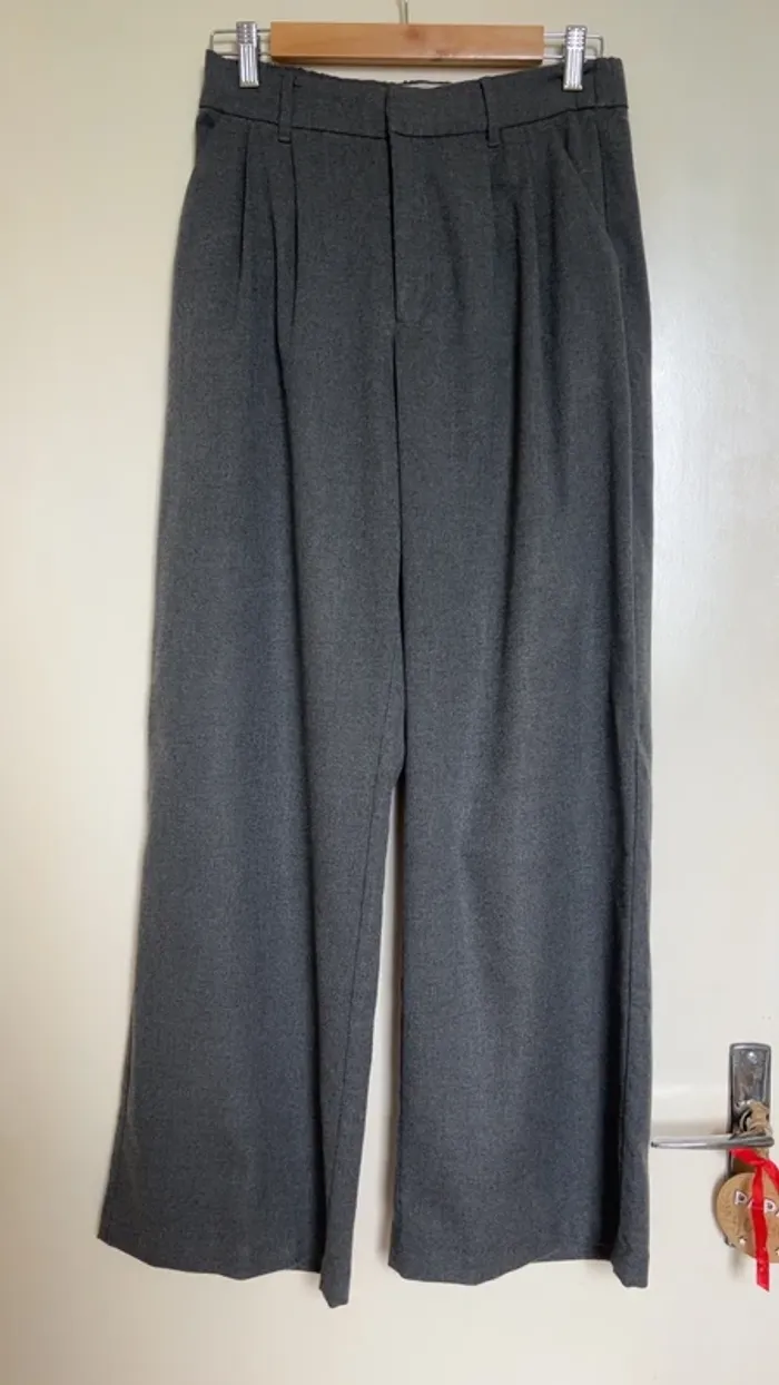 Pantalon T38 Hollister 🩶 - photo numéro 3
