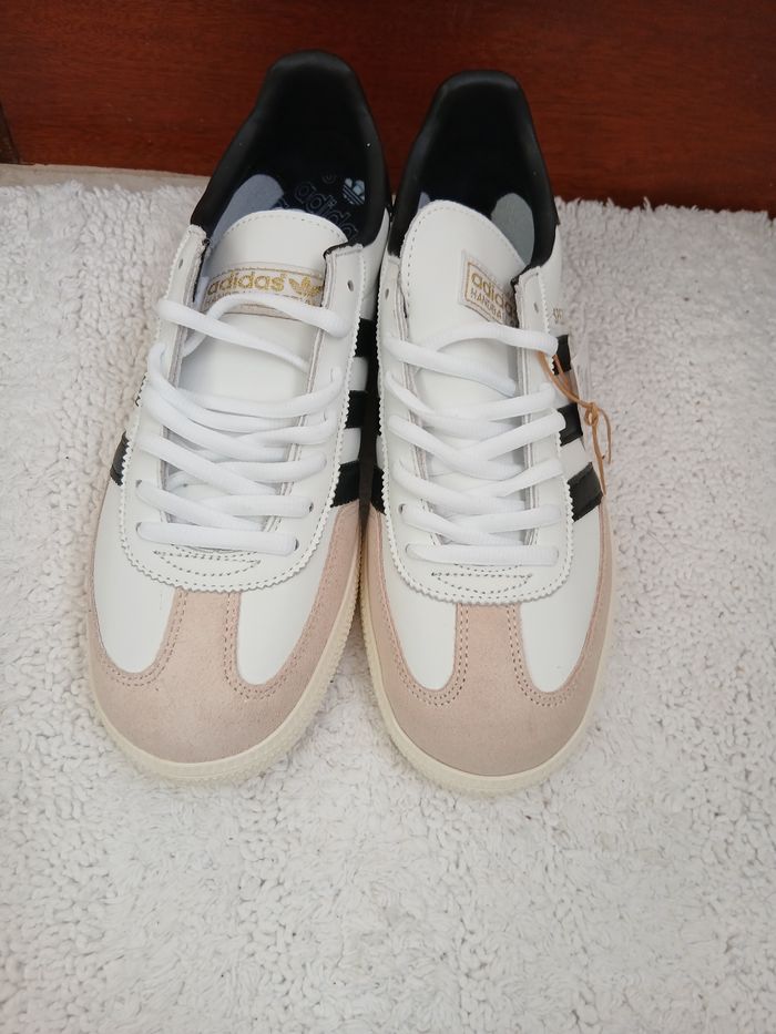 Paire de baskets Adidas spézial beiges/blanc T41 neuves - photo numéro 2