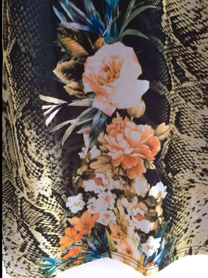 Robe  mini  fleurs  Taille S - photo numéro 5