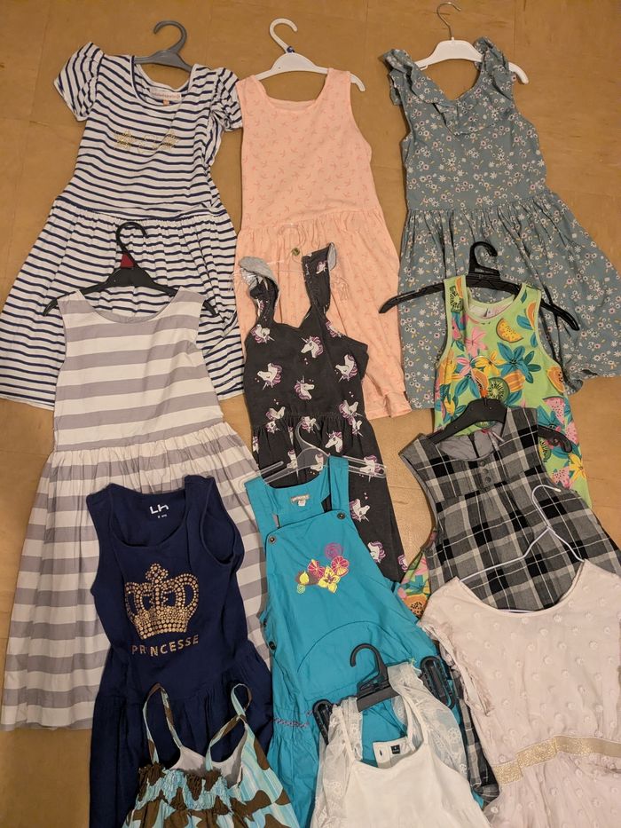 Lot 12 robes taille 8 ans - photo numéro 3