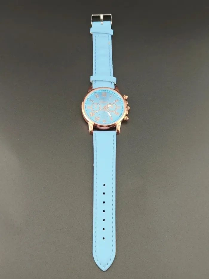 Montre bleue ciel, style vintage rose doré - photo numéro 3