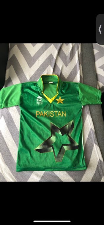 T shirt Pakistan taille 9/10 ans 