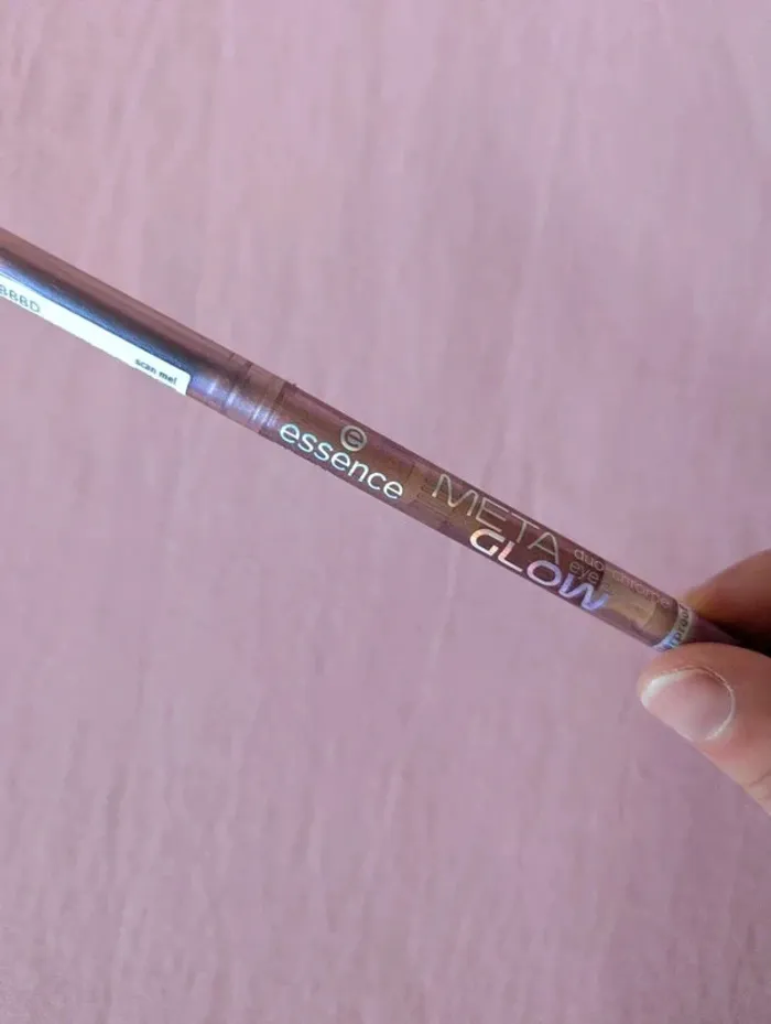 🌟 Crayon yeux duo-chrome – Essence Meta Glow - photo numéro 4
