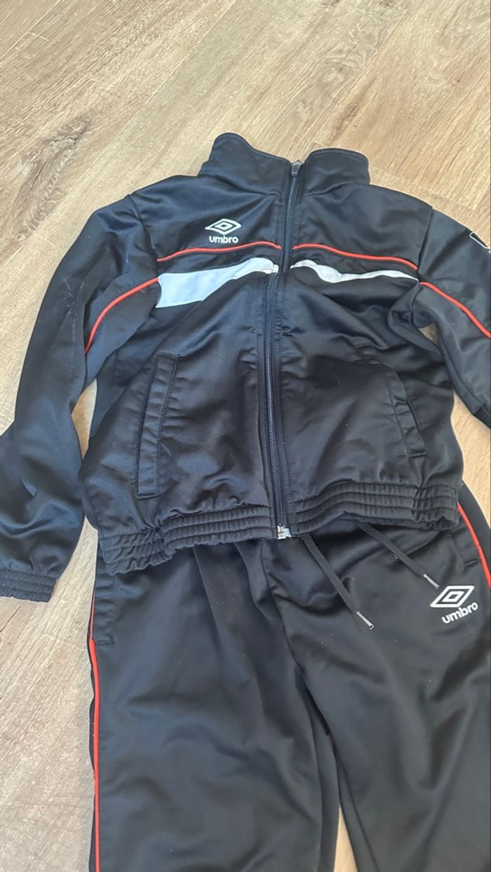 🍃 Ensemble noir – Umbro – Taille 126 cm – Très bon état - photo numéro 2