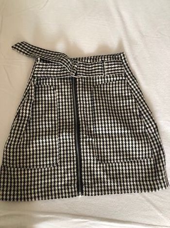 Jupe courte XS   Stradivarius  pied de poule