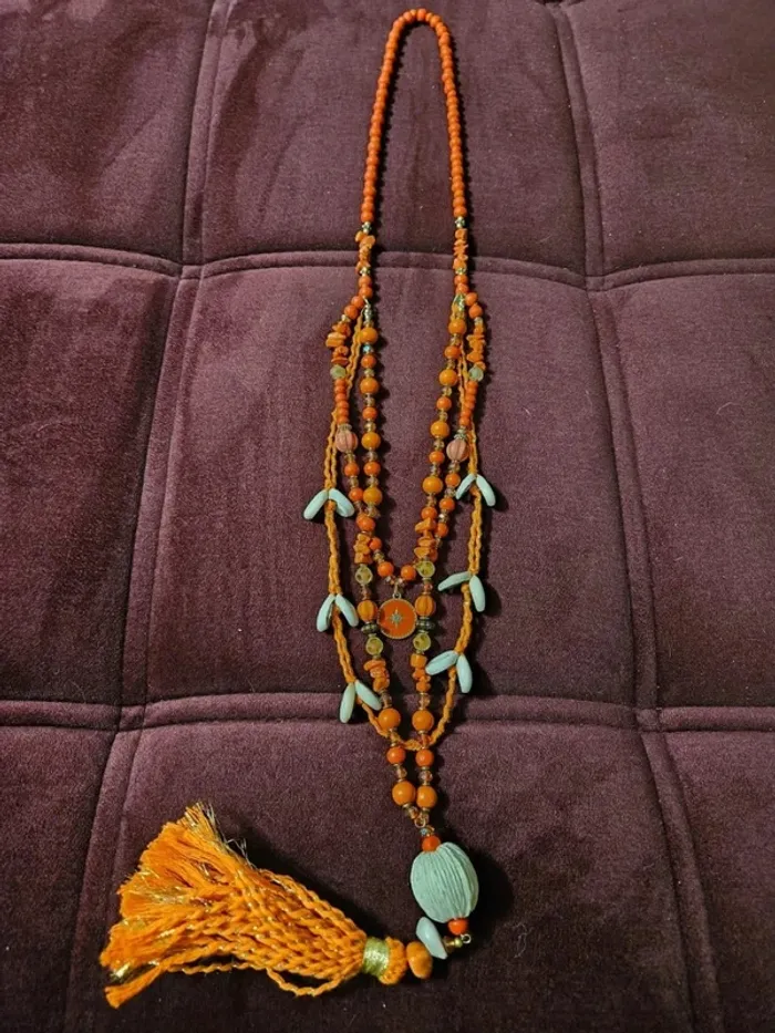 Collier Bohème Vintage Perles et Coquillages - Pendentif Pompon Orange - Style Ethnique