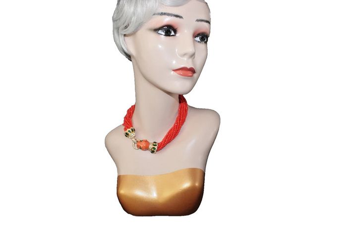 magnifique collier en petites perles de verre couleur corail + fermeture en tête de panthère - photo numéro 3