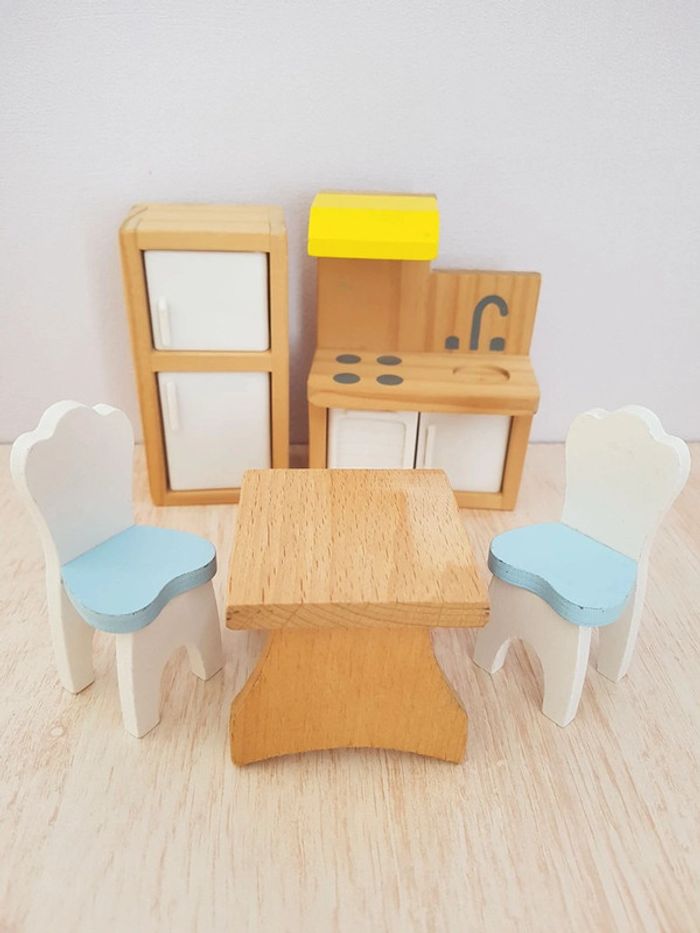 Chambre d'enfant avec lit toboggan et mobilier en bois maison de poupée - photo numéro 14