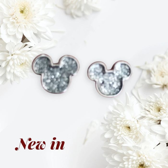 Jolies boucles d'oreilles motif Mickey