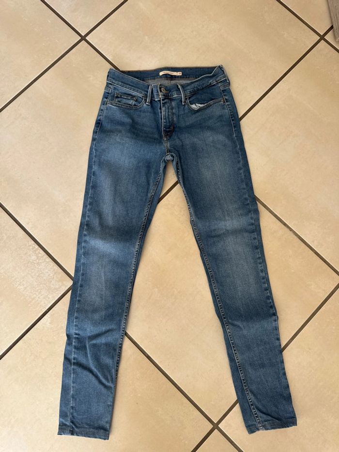 Jeans Levis femme neuf taille 28