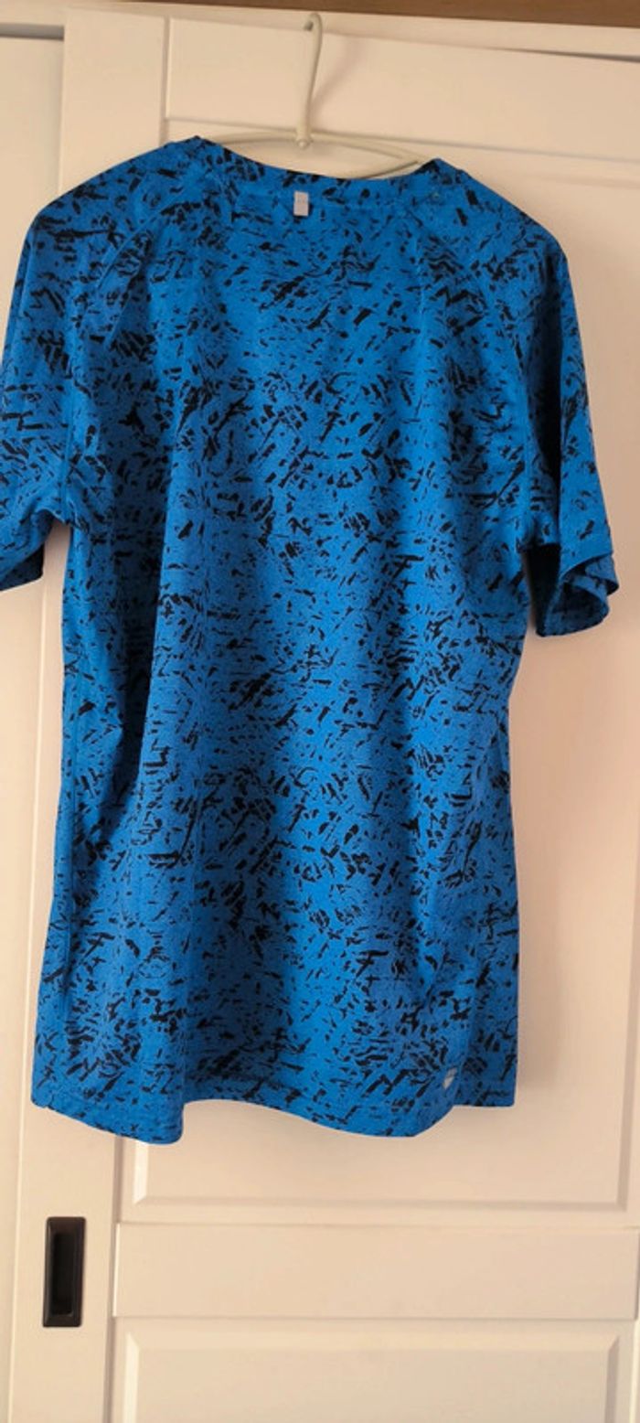 T-shirt li-ning  bleu en parfait état - photo numéro 7