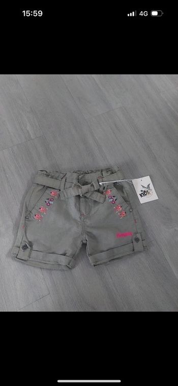 Short Chevignon taille 6 ans neuf