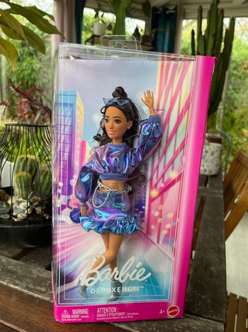 Barbie deluxe style bleu métal neuf