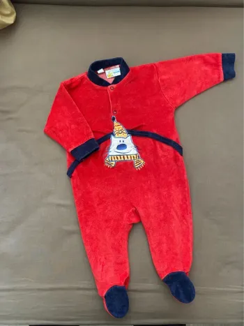 Grenouillère rouge chaude Kiabi