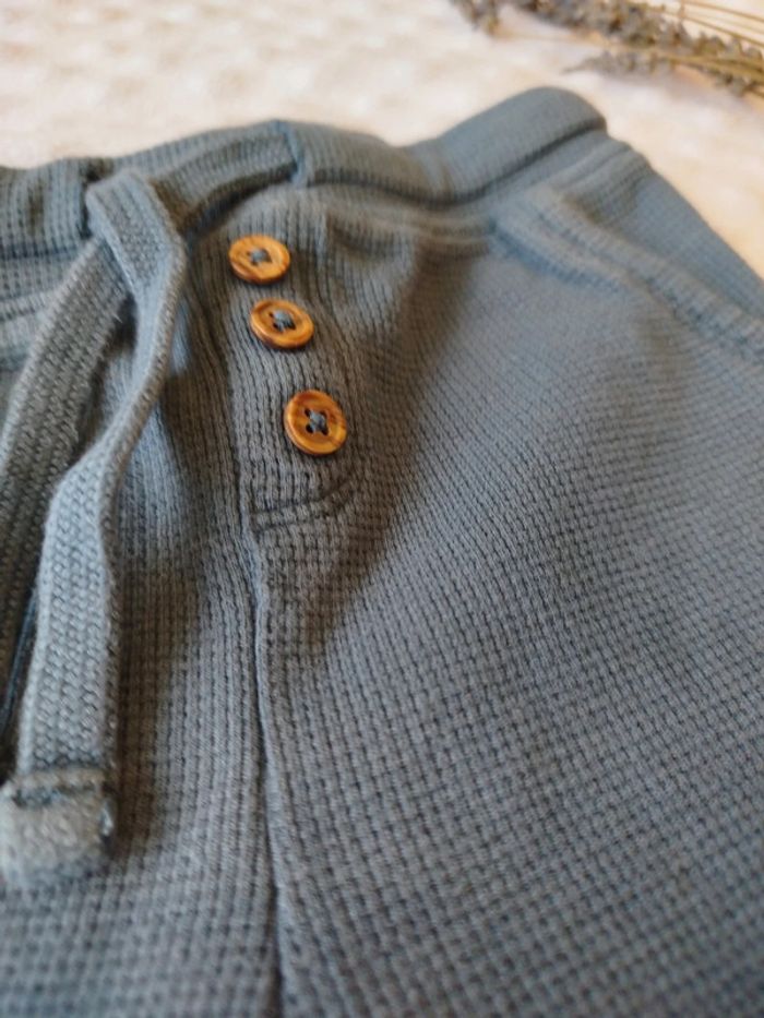 Pantacourts Kiabi 24 mois, tissu jersey nid d'abeille - photo numéro 2