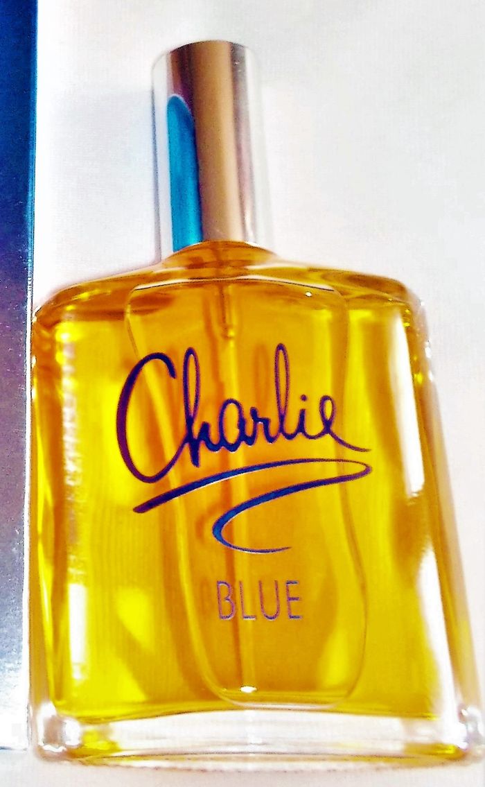 Parfum pour Femme Revlon "Charlie Blue Eau Fraiche" - photo numéro 3