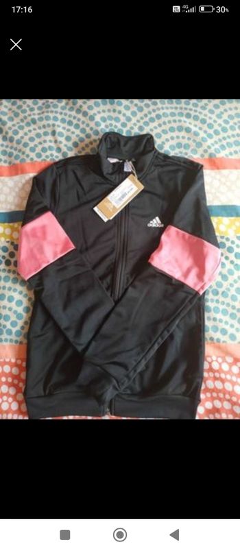 Vends jogging adidas fille.
