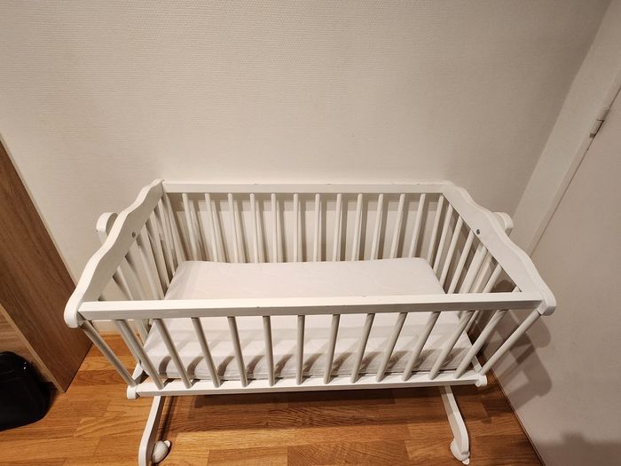 Lit bébé +matelas