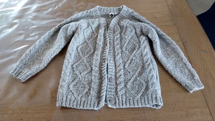 Gilet fille 6ans en bon état
