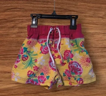 🌞 Short fleuri coloré pour enfant (Taille 116-122) 🌼