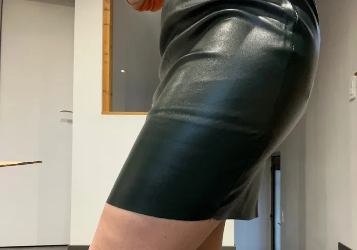 Mini jupe similicuir Cherry koko sexy - photo numéro 3