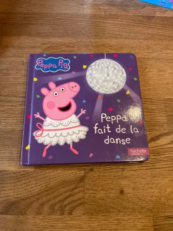 Livre cartonné Peppa Pig Peppa fait de la danse