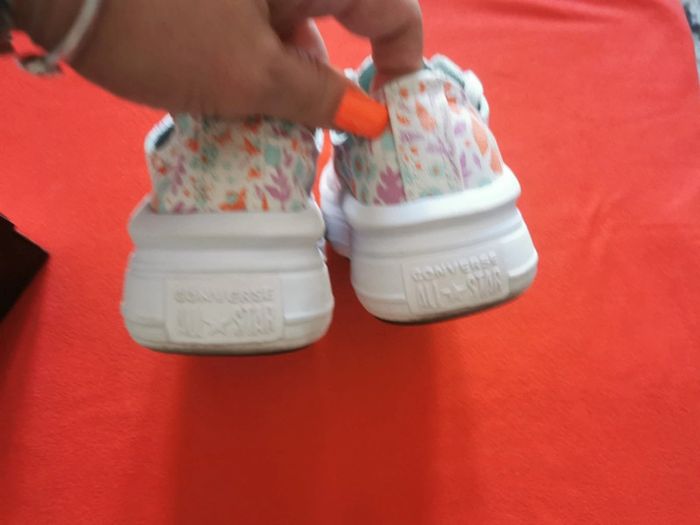 Sneakers Converse basses taille 34 - photo numéro 9