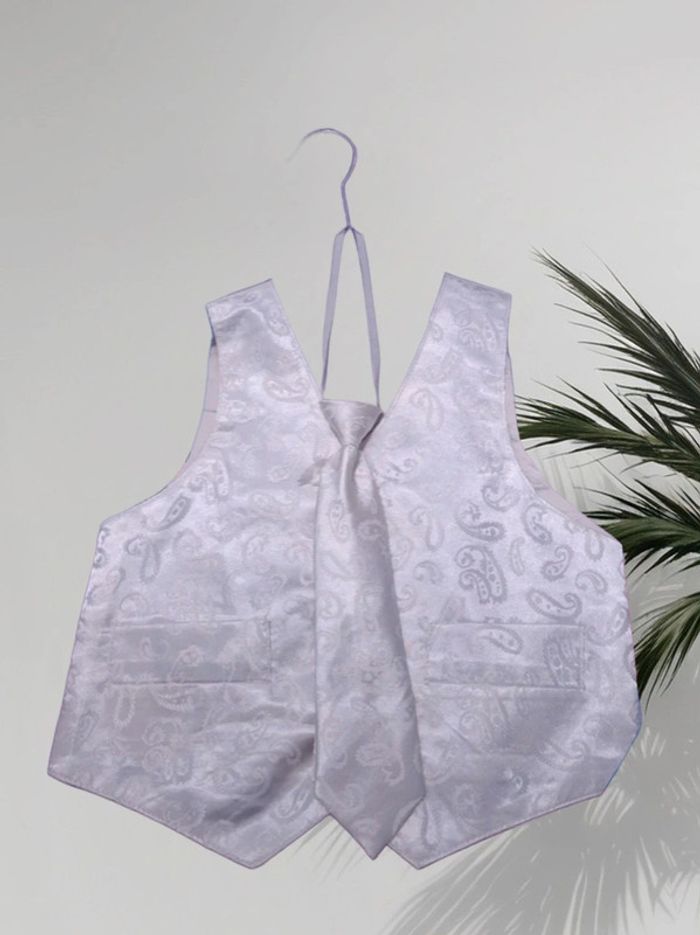 Costume 4 pièces taille 3 ans - photo numéro 3