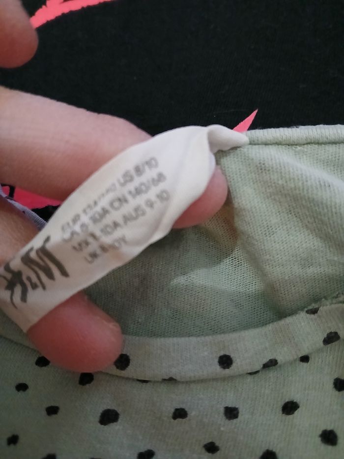 Lot hauts 8 ans - photo numéro 3