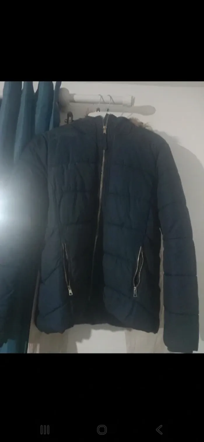 Manteau matelassé bleu marine Kiabi – taille 42