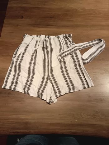 Short Bershka taille 36