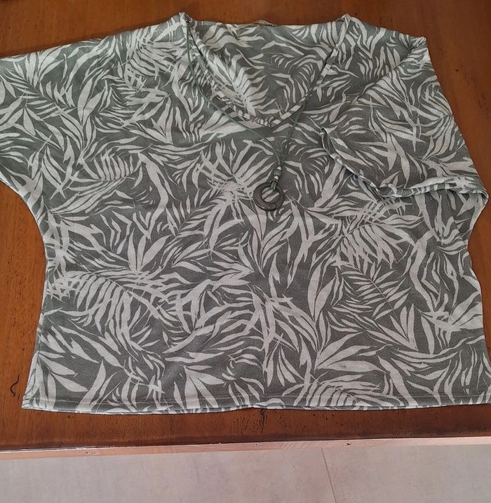 Superbe blouse Armand Thiery taille 46 - photo numéro 2