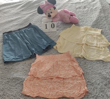 Jupes T:10ans.( Lot de 3)