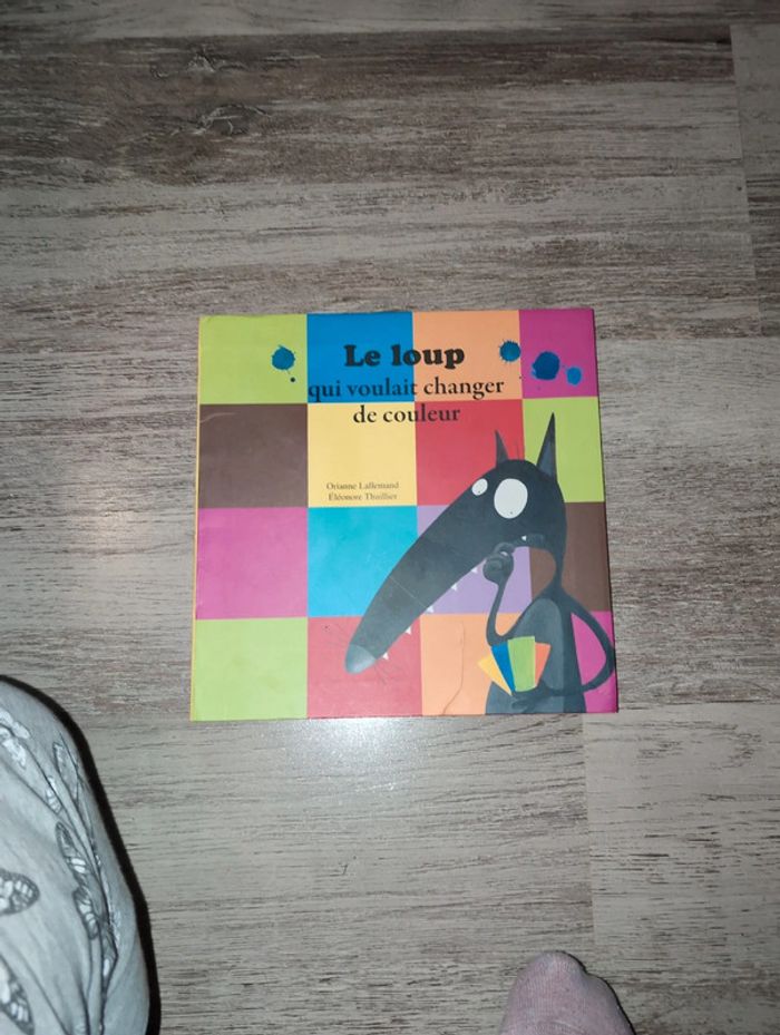 Le loup qui voulait changer de couleur