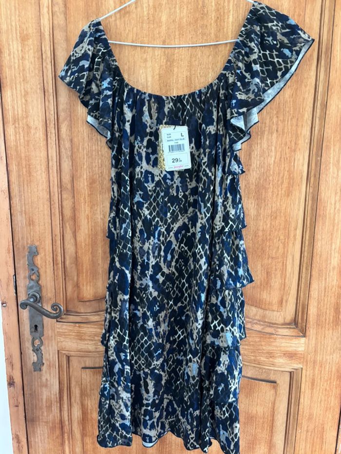 Neuf - Robe fluide à volants