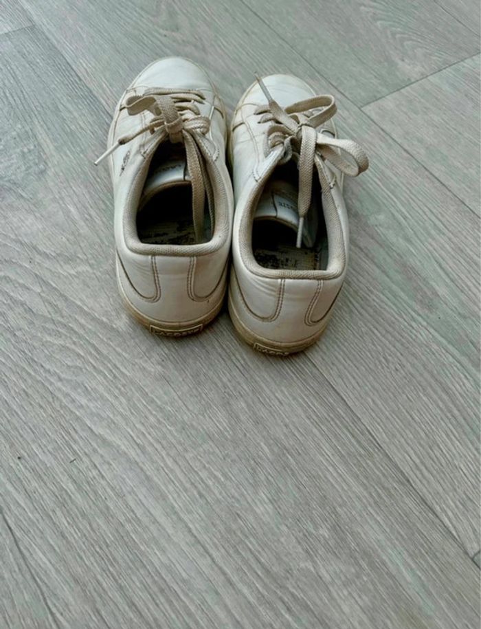 Baskets Lacoste - femme - pointure 37 - en bon état - photo numéro 3