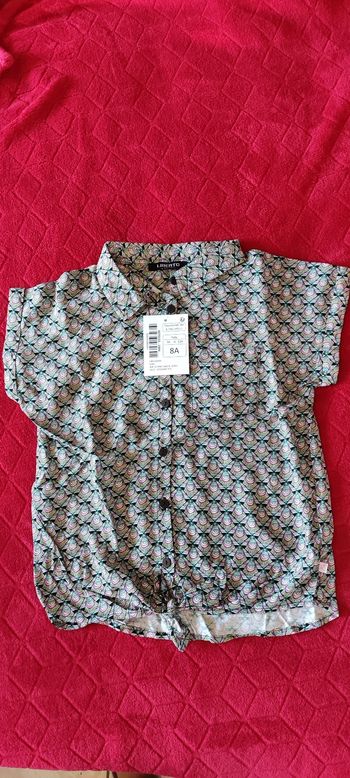 Chemise Neuve manches courtes