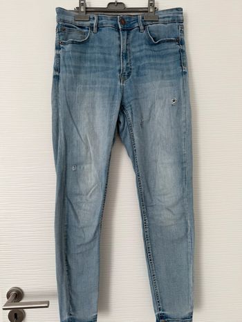 Jean slim skinny taille haute bleu clair délavé uni basique simple
