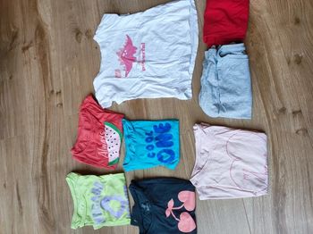 8 t shirts 4 5 ans manches courtes tex très bon état