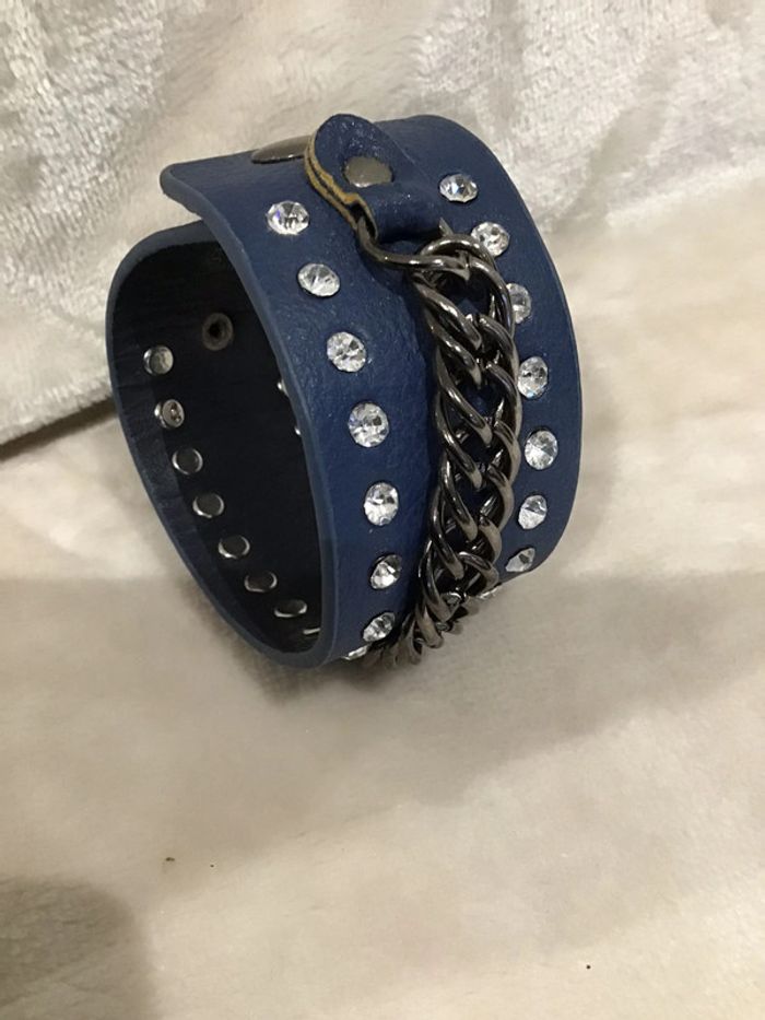 Belle manchette large vintage . Années 90 - photo numéro 3