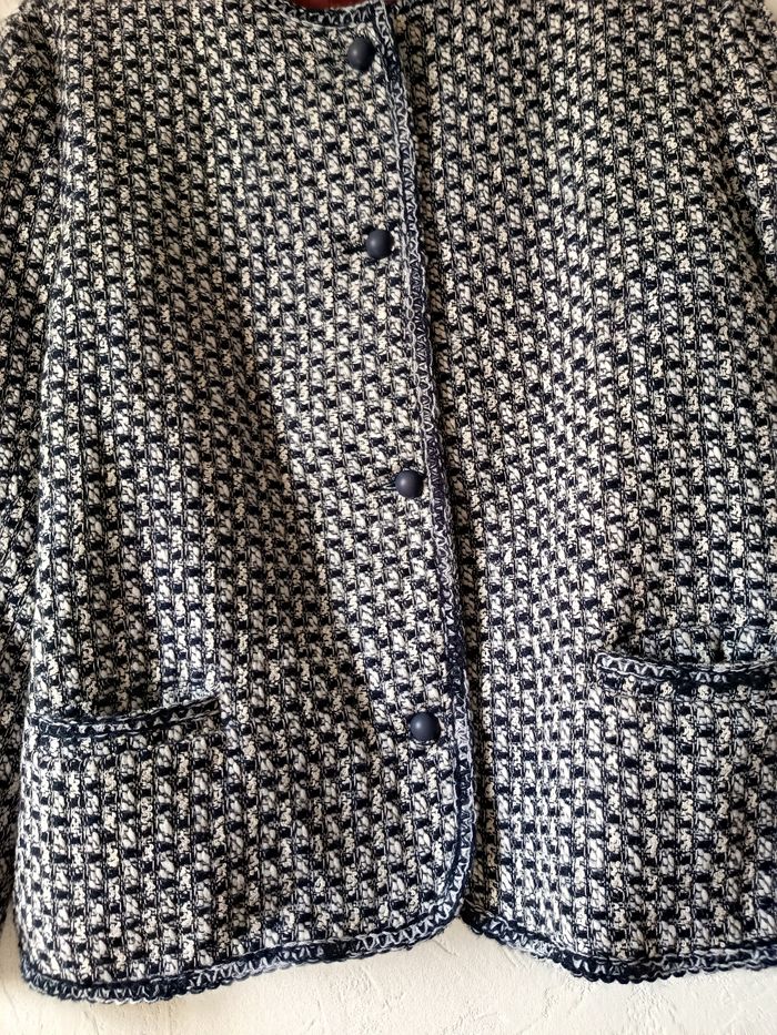 Veste tailleur femme. - photo numéro 4