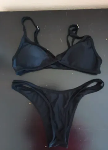 Maillot de bain 2 pièce noir taille S