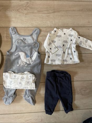 Lot d’une combi et un ensemble