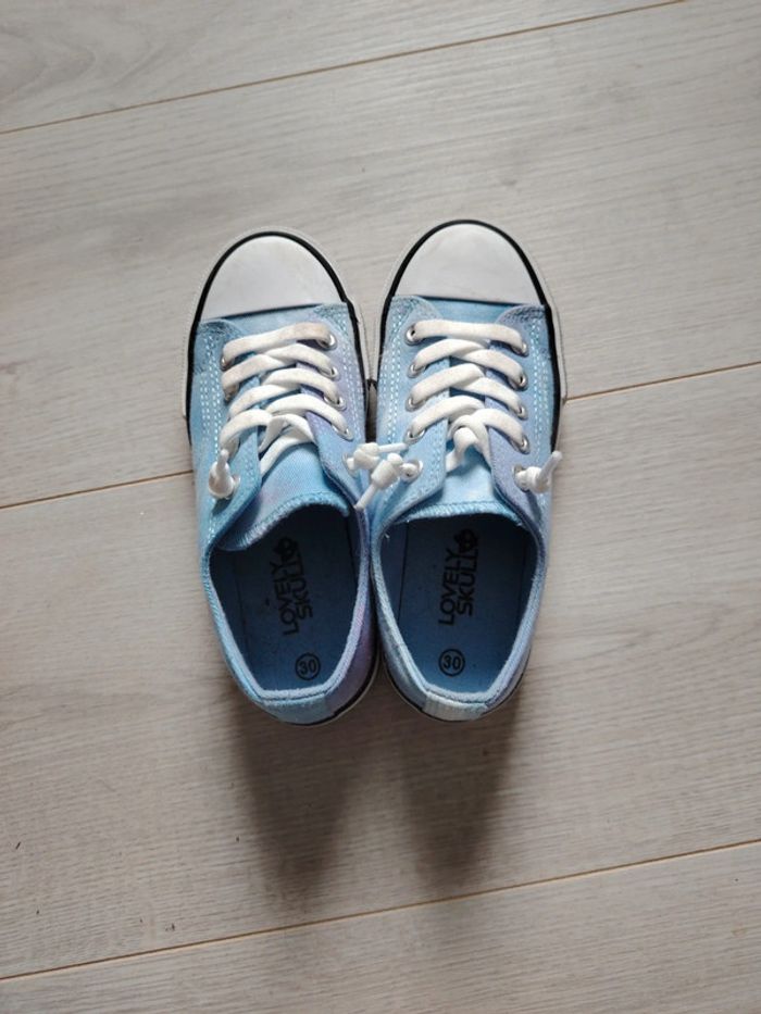 Baskets fille. Taille 30