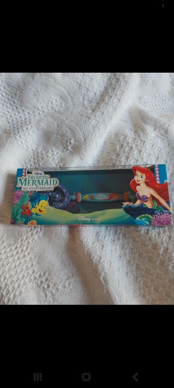 Clé Ariel La Petite Sirène 35e anniversaire Disney Store Key Llave Chiave